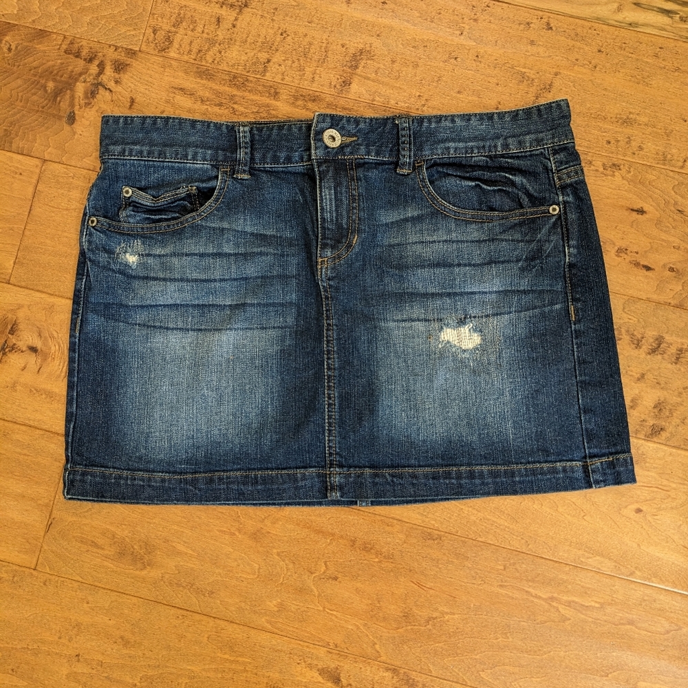 Calvin Klein Denim Skirt size 29/8